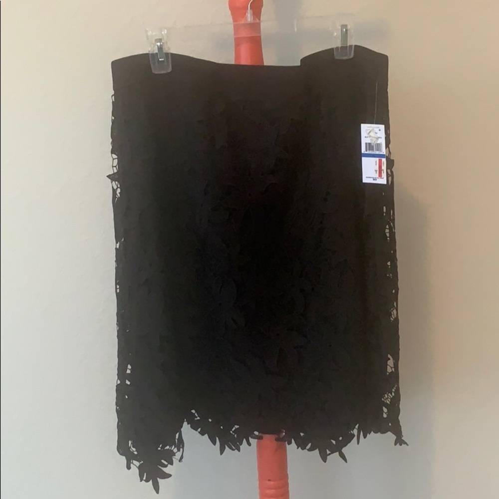 Black A-Line Flower Lace Skirt
